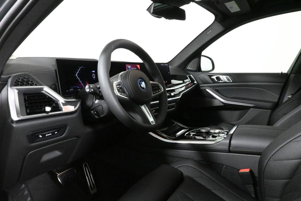 Used 2026 BMW X5 xDrive50e w/ M Sport Package image 16