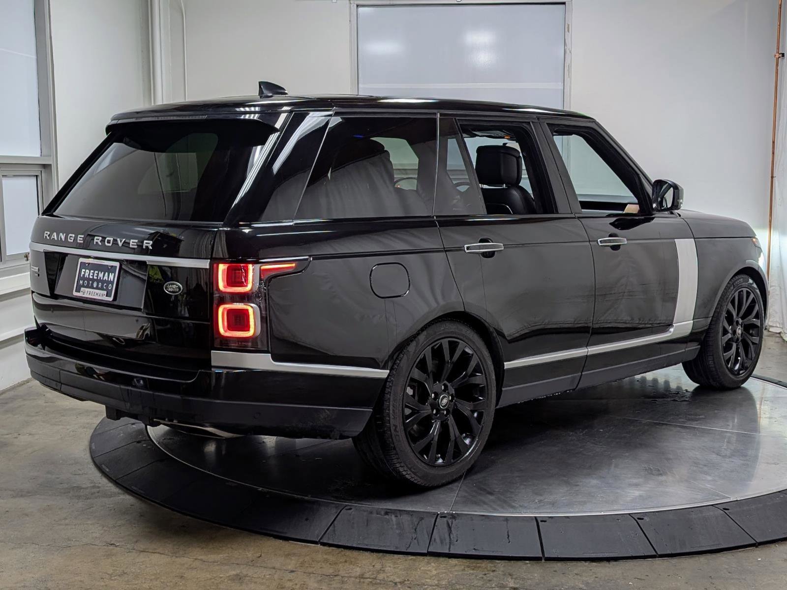 Used 2022 Land Rover Range Rover Autobiography image 9