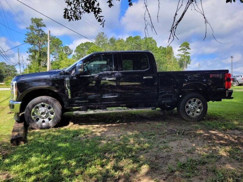New 2025 Ford F350 Lariat w/ Chrome Package image 4