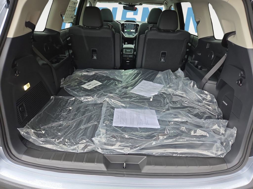 New 2025 Subaru Ascent Limited image 17