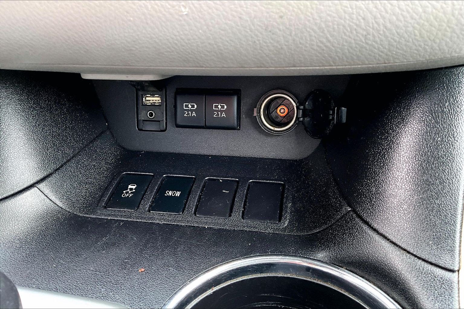 Used 2017 Toyota Highlander Limited w/ Carpet Mat Package FWD image 25