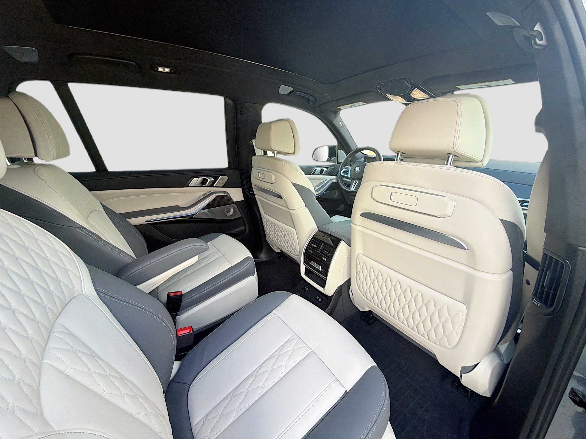 Used 2025 BMW X7 M60i AWD/4WD image 27