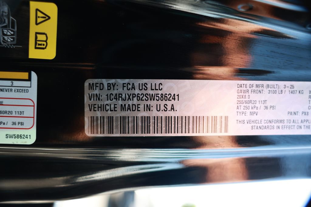 Used 2025 Jeep Wrangler Unlimited Sahara w/ Safety Group image 39