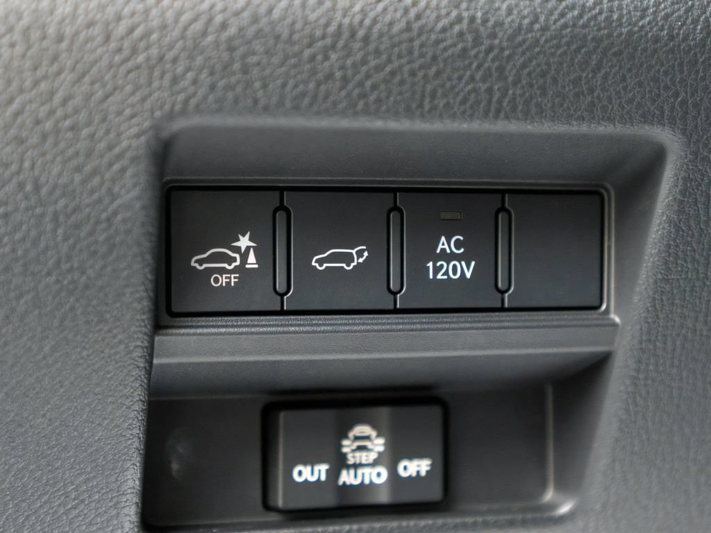 Used 2024 Lexus GX 550 w/ Cold Area Package AWD/4WD image 25
