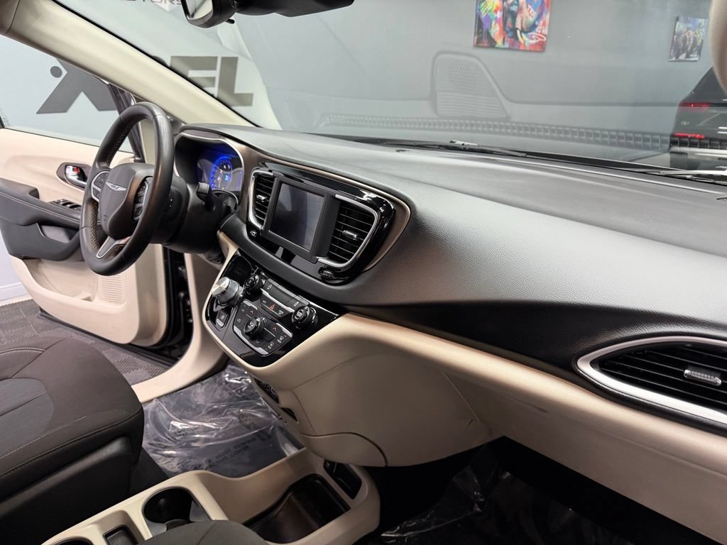 Used 2023 Chrysler Voyager LX FWD image 46