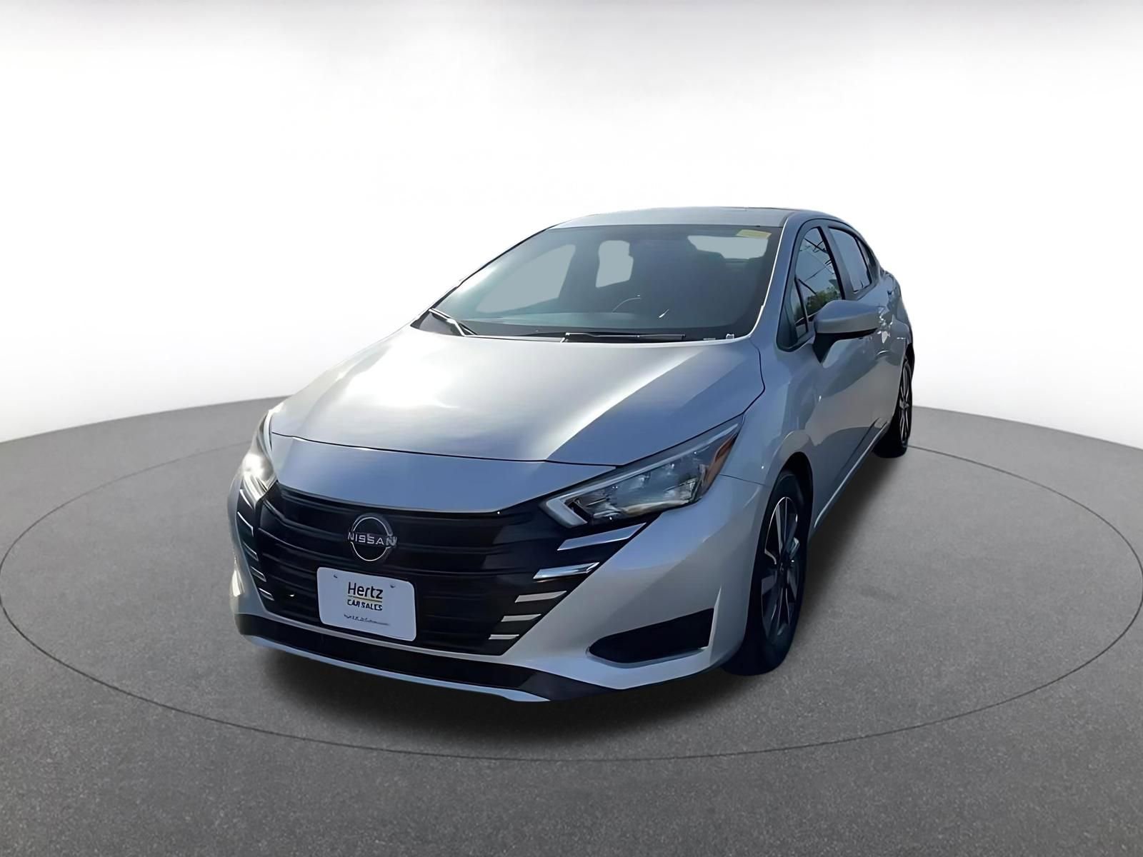 Used 2025 Nissan Versa SV image 7