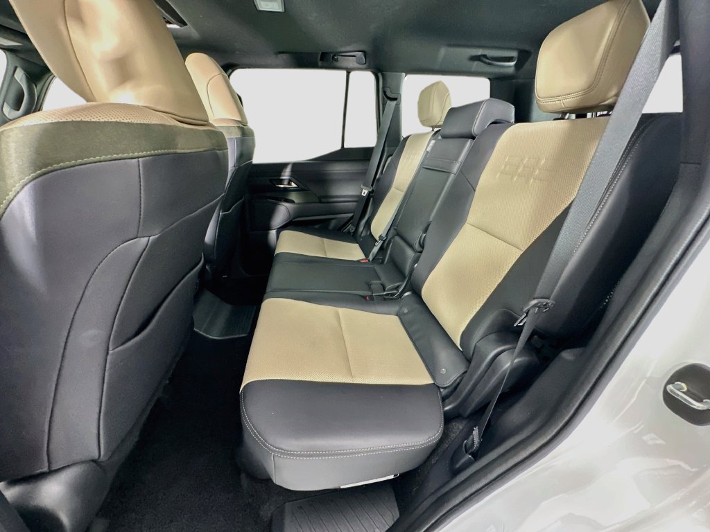Used 2024 Lexus GX 550 AWD/4WD image 24