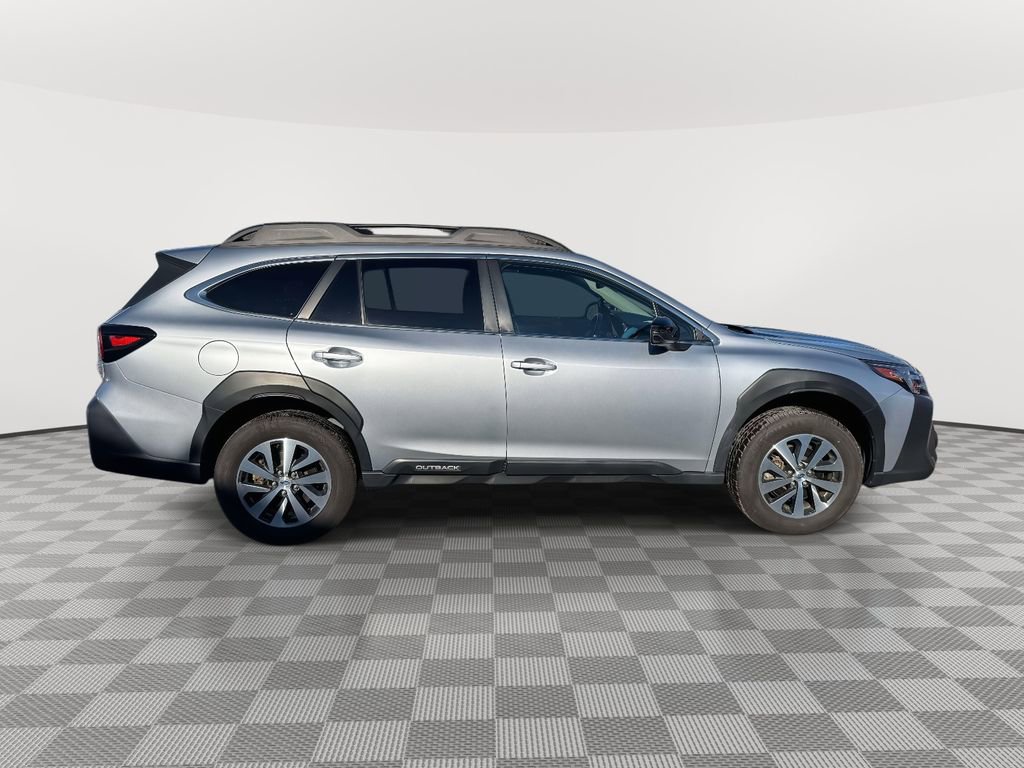 Used 2023 Subaru Outback Premium image 8