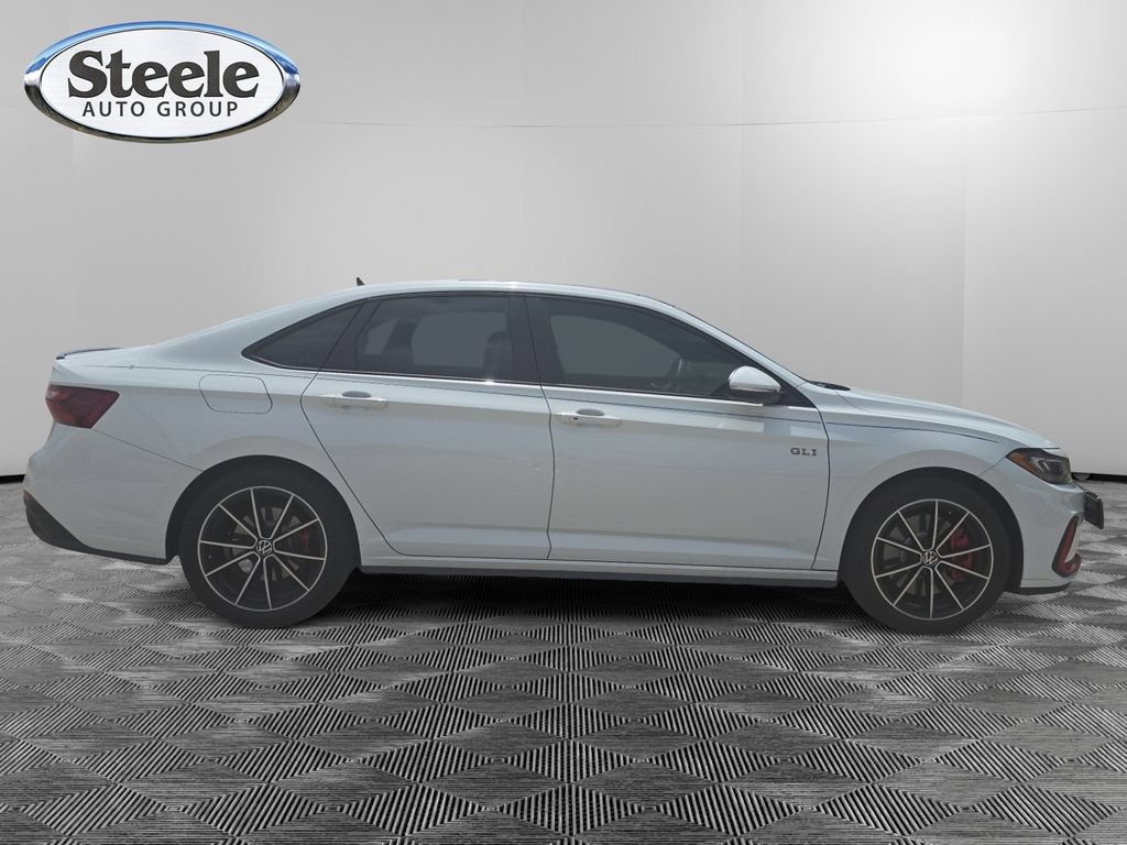 Used 2025 Volkswagen Jetta GLI Autobahn FWD image 4