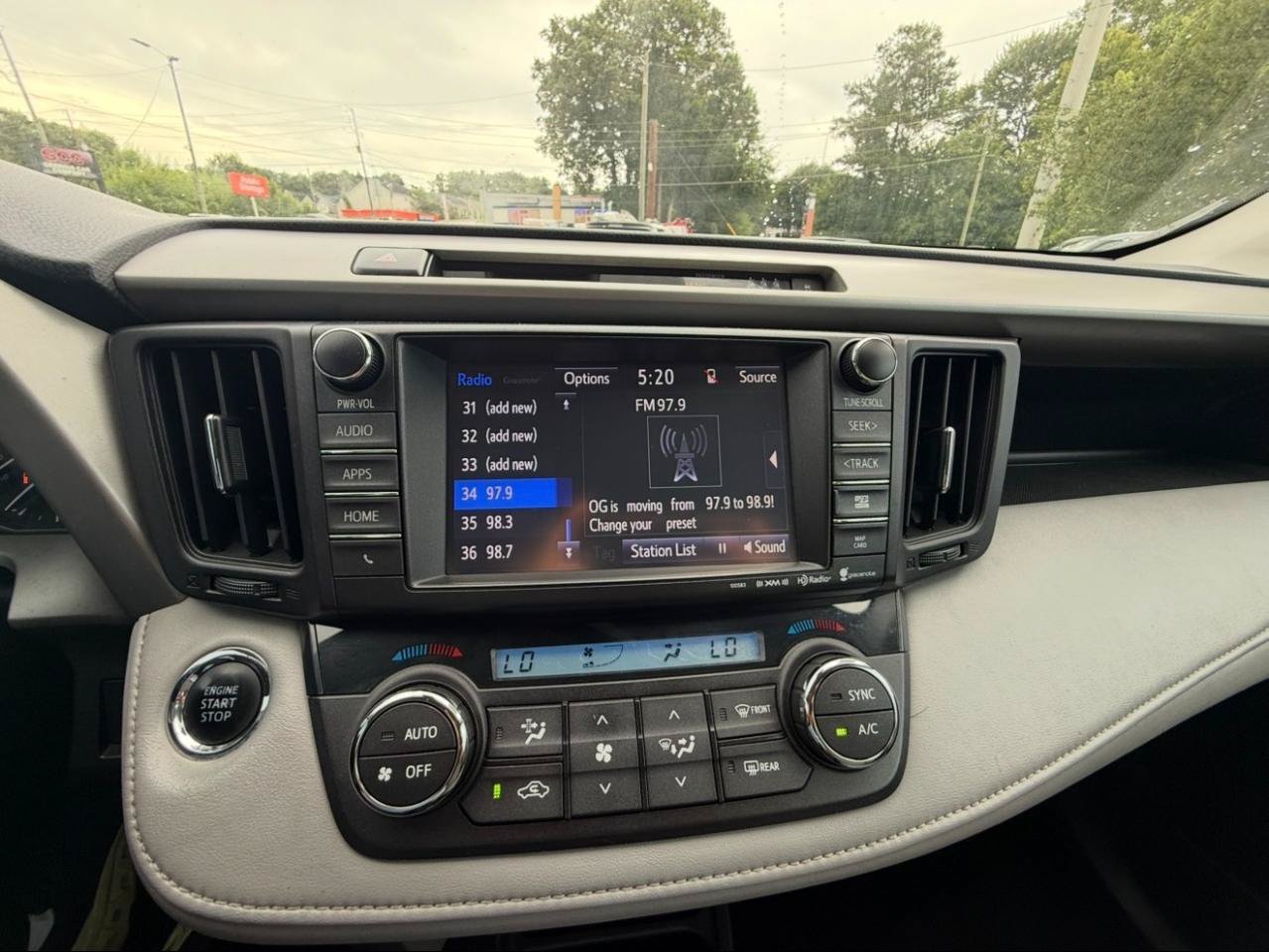 Used 2017 Toyota RAV4 XLE FWD image 20