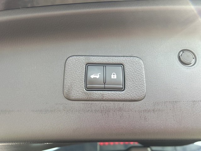 Used 2024 Nissan Armada Platinum w/ Captain's Chairs Package image 35