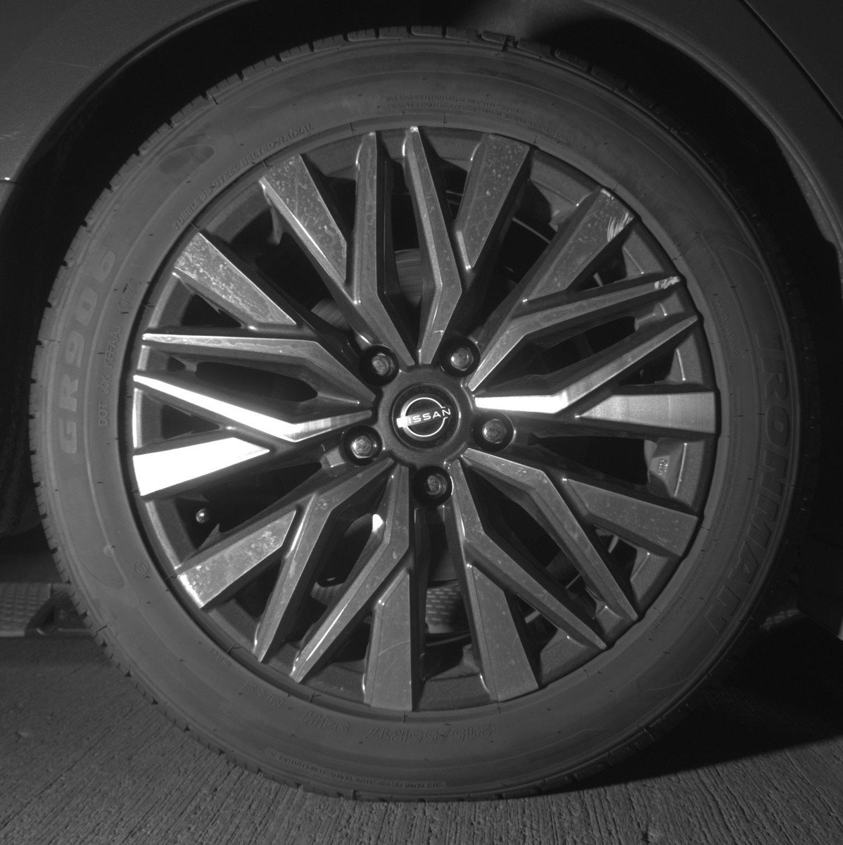 Used 2025 Nissan Altima 2.5 SV image 15