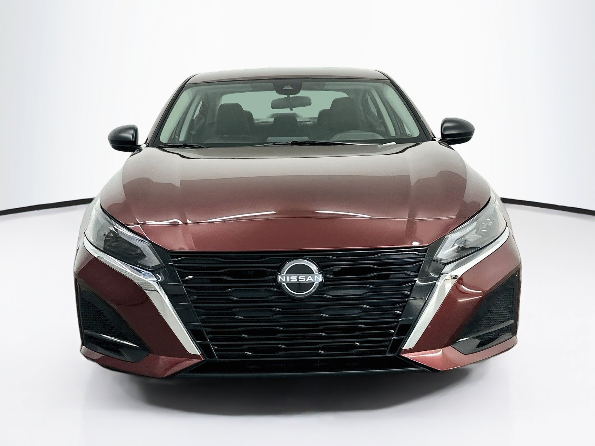 Used 2025 Nissan Altima 2.5 SV AWD/4WD image 2