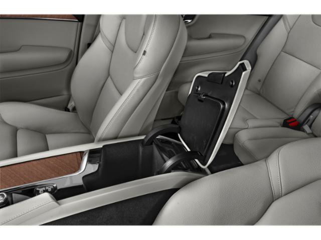 Used 2022 Volvo XC90 T6 Momentum w/ Climate Package AWD/4WD image 17