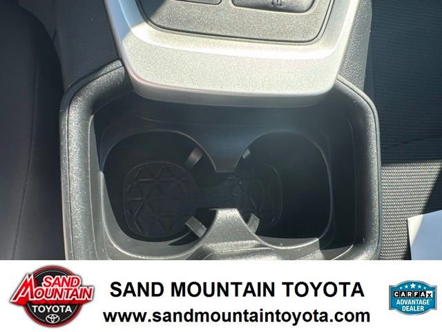 Used 2019 Toyota RAV4 LE AWD/4WD image 18