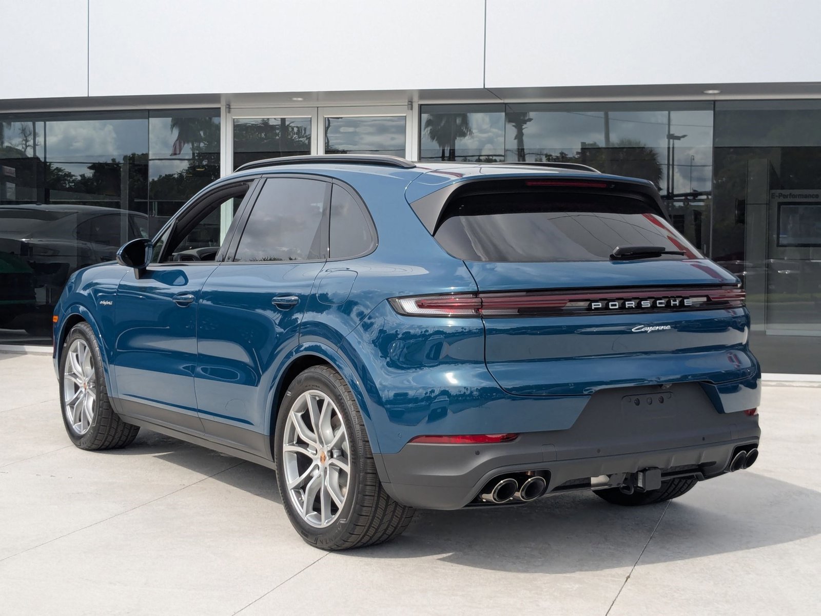 New 2026 Porsche Cayenne E-Hybrid image 3