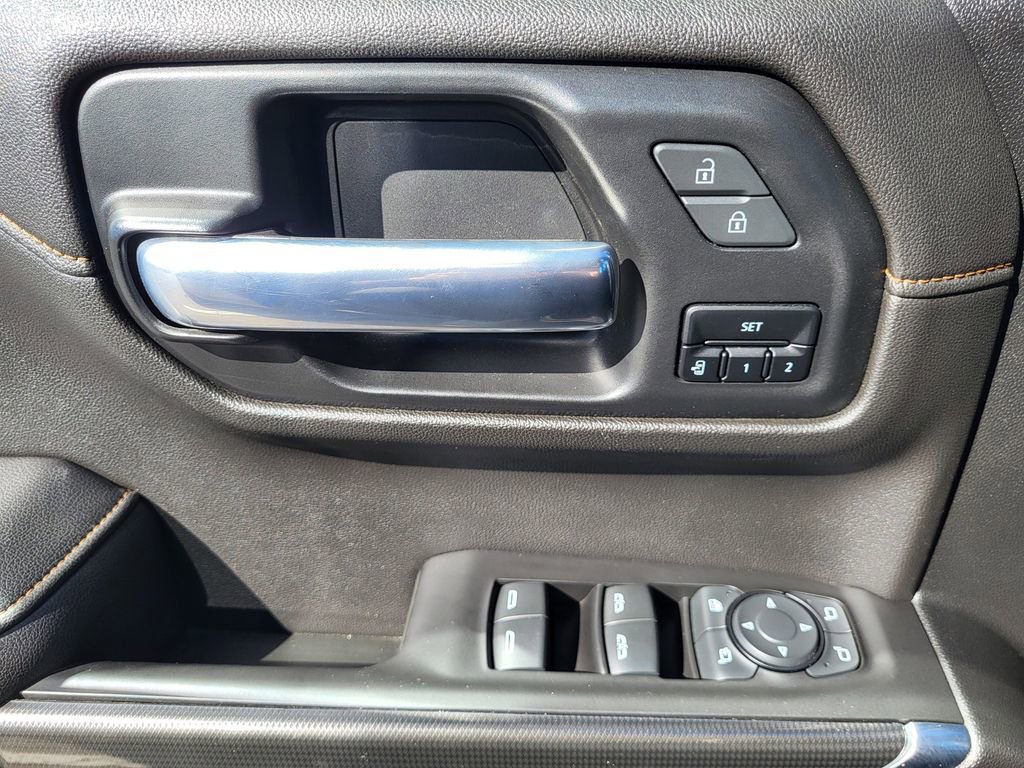 Used 2020 GMC Sierra 1500 AT4 w/ Off-Road Performance Package image 18