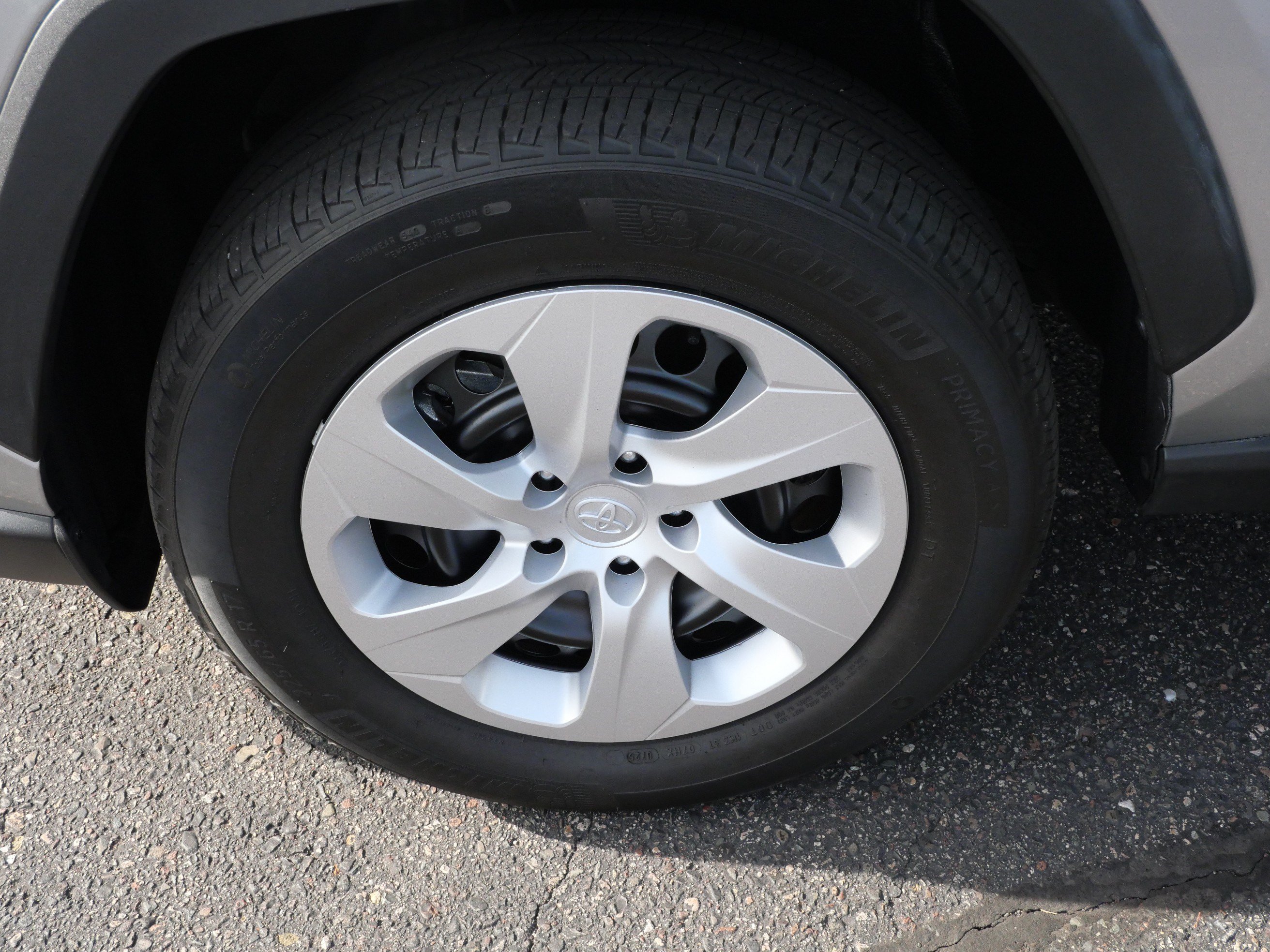 Certified 2025 Toyota RAV4 LE AWD/4WD image 15