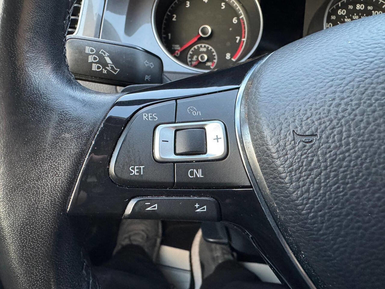 Used 2017 Volkswagen Golf Alltrack SE image 18