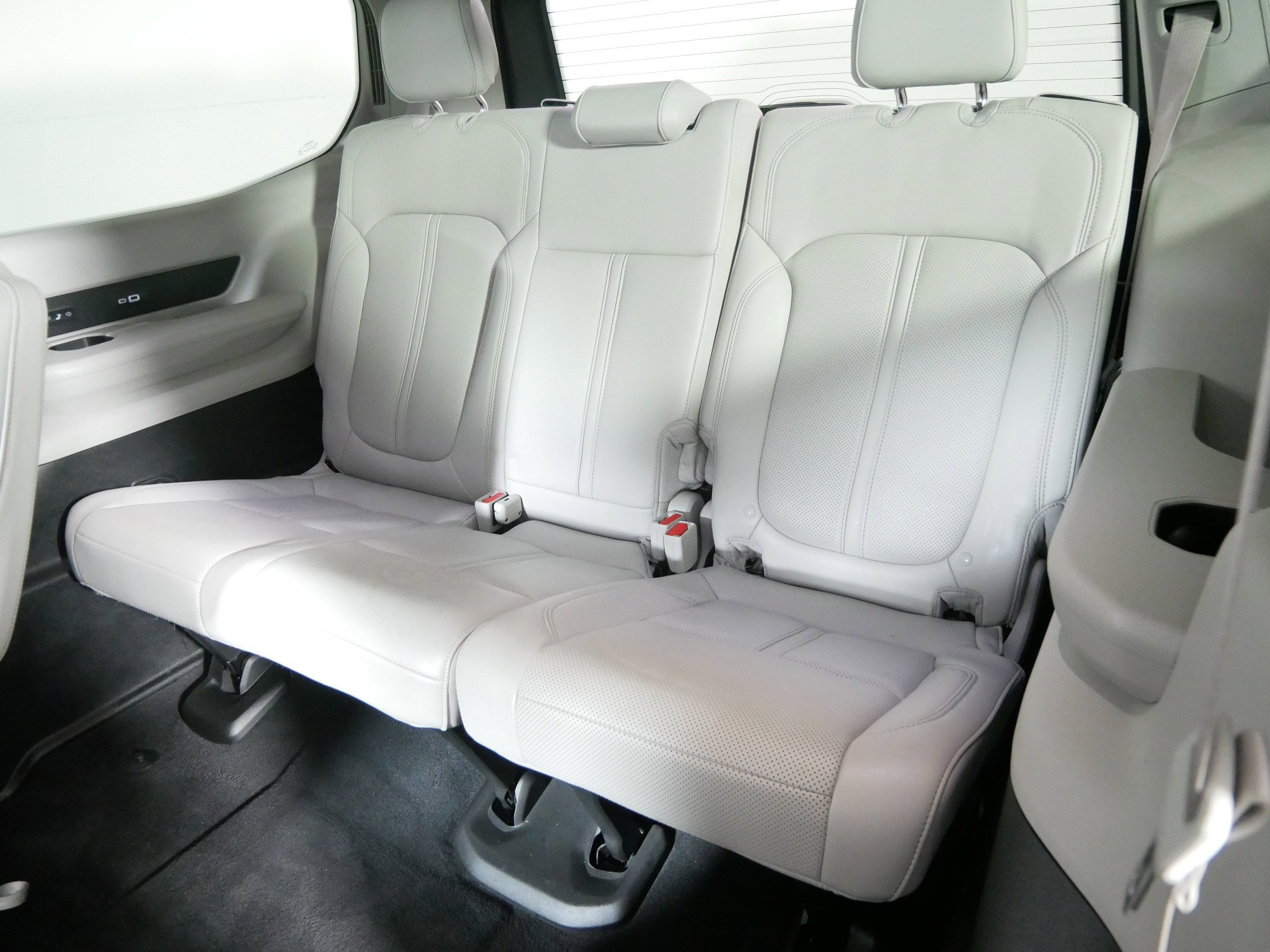 Used 2022 Jeep Wagoneer Series III w/ Premium Group I image 33