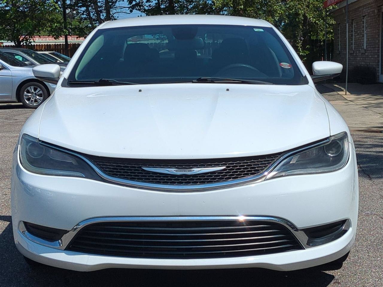 Used 2015 Chrysler 200 Limited FWD image 2