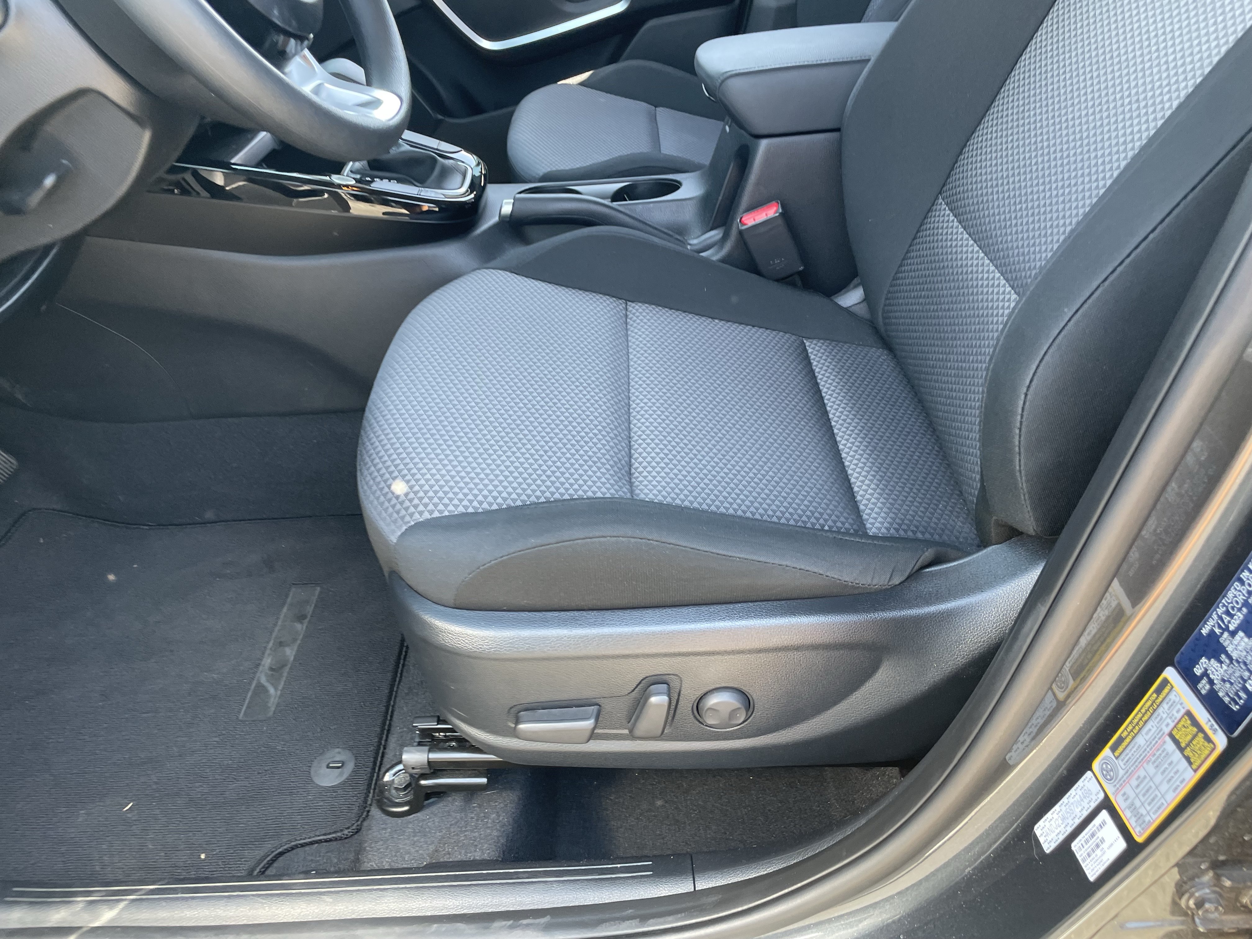 Certified 2025 Kia Soul S FWD image 18