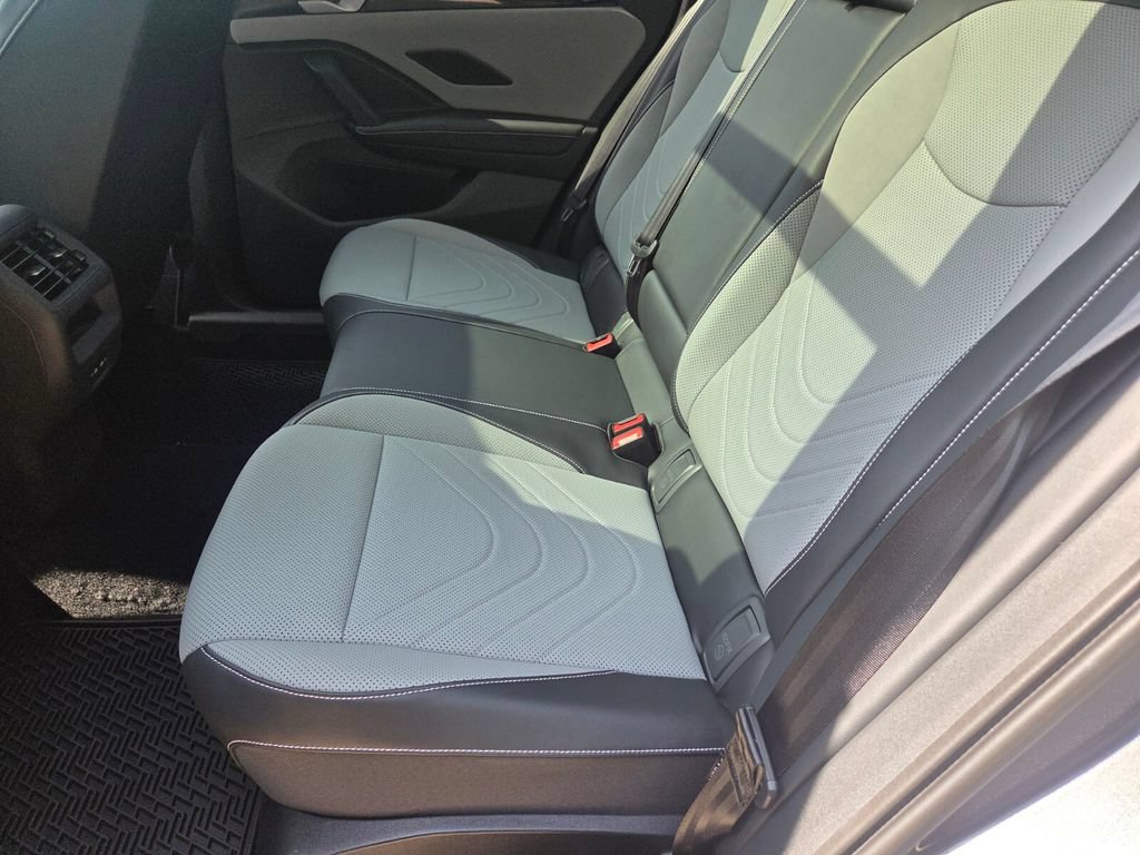 Used 2026 Volkswagen Tiguan SE AWD/4WD image 23