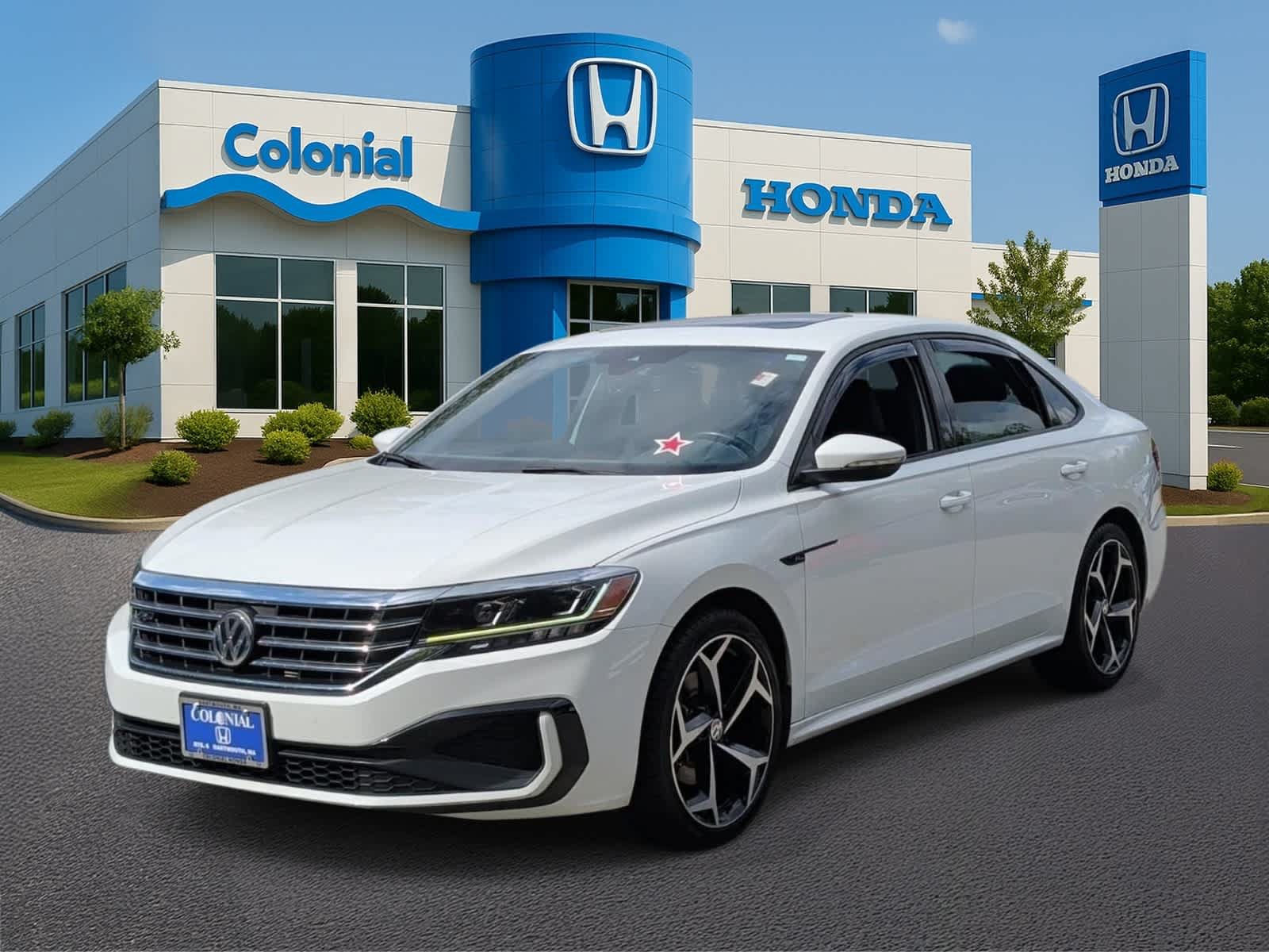 Used 2021 Volkswagen Passat 2.0T R-Line w/ Luggage Net & Mats Package FWD image 1