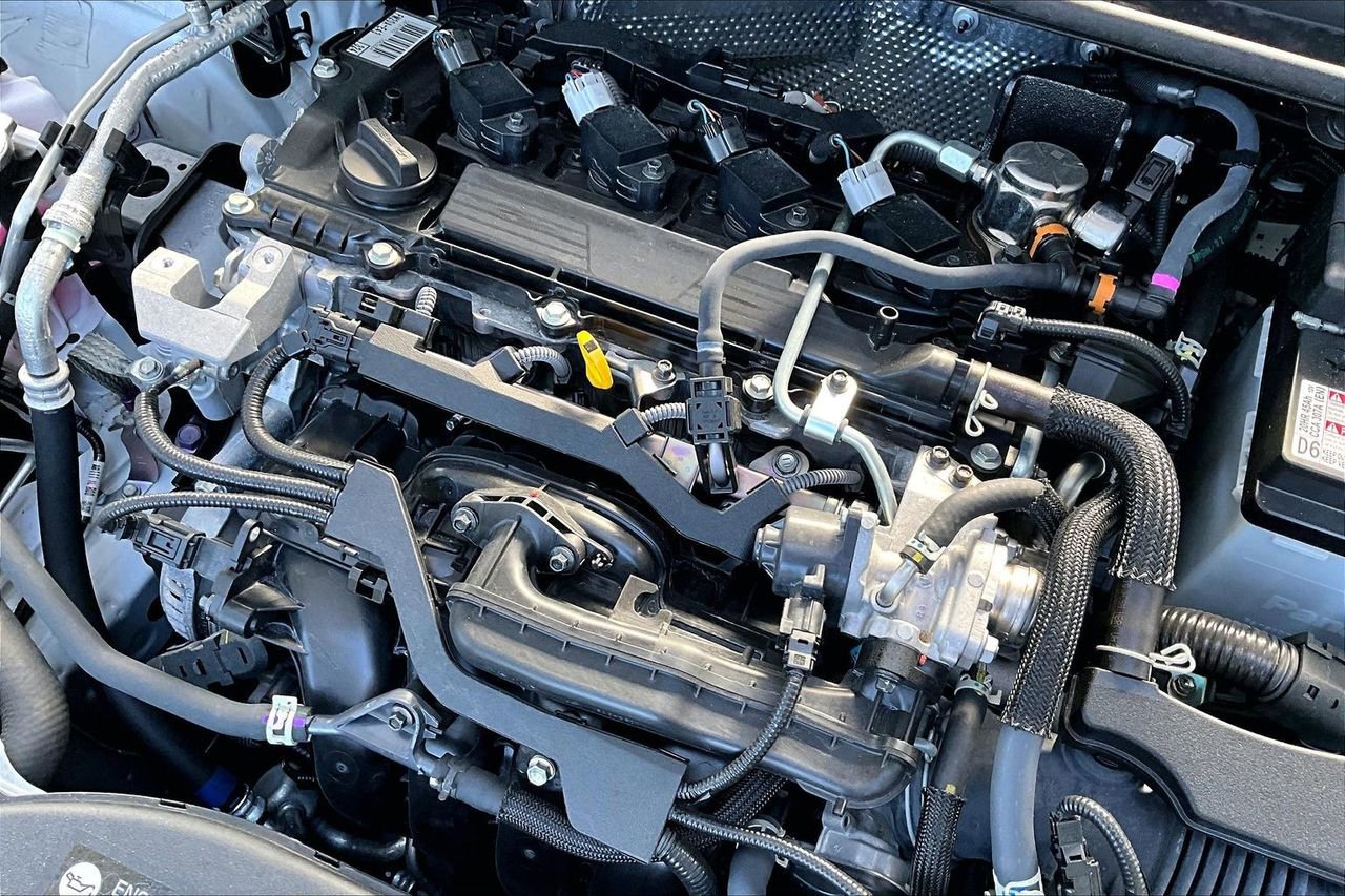 Used 2025 Toyota Corolla SE image 28