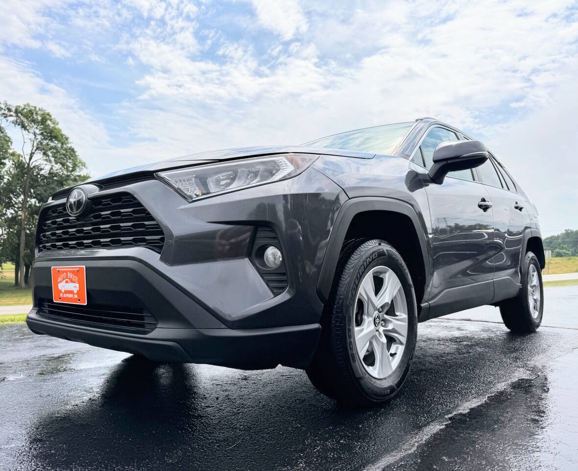 Used 2020 Toyota RAV4 XLE image 5