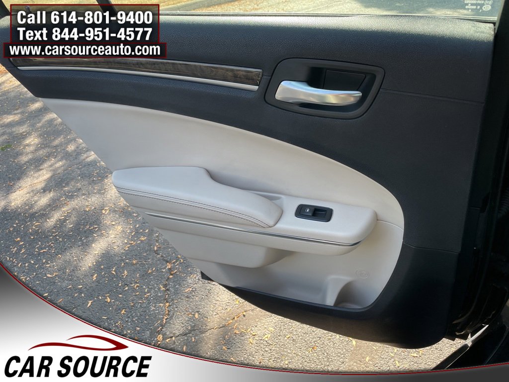 Used 2017 Chrysler 300 C w/ Safetytec Plus Group image 10