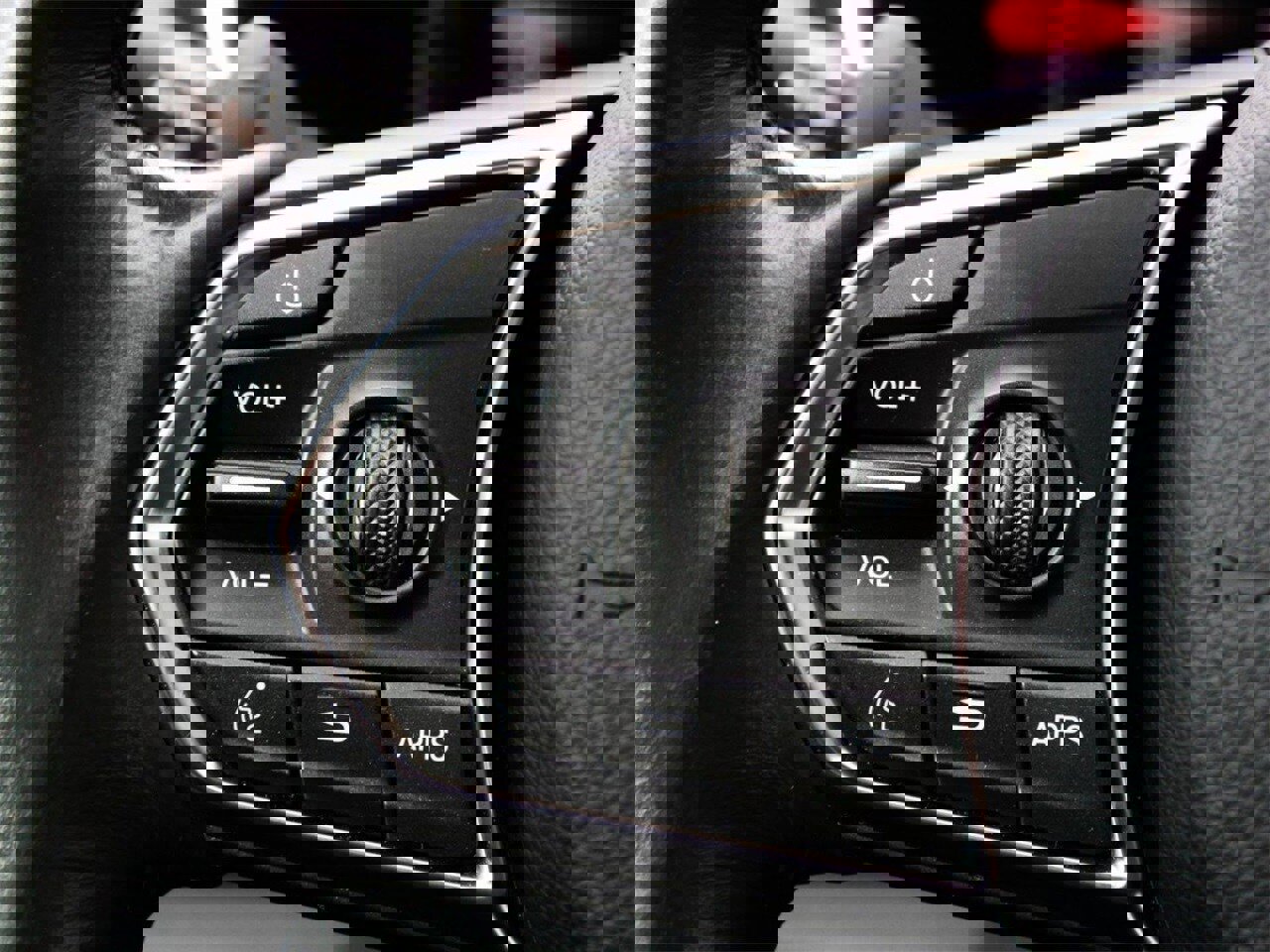 Used 2023 Acura MDX FWD image 32