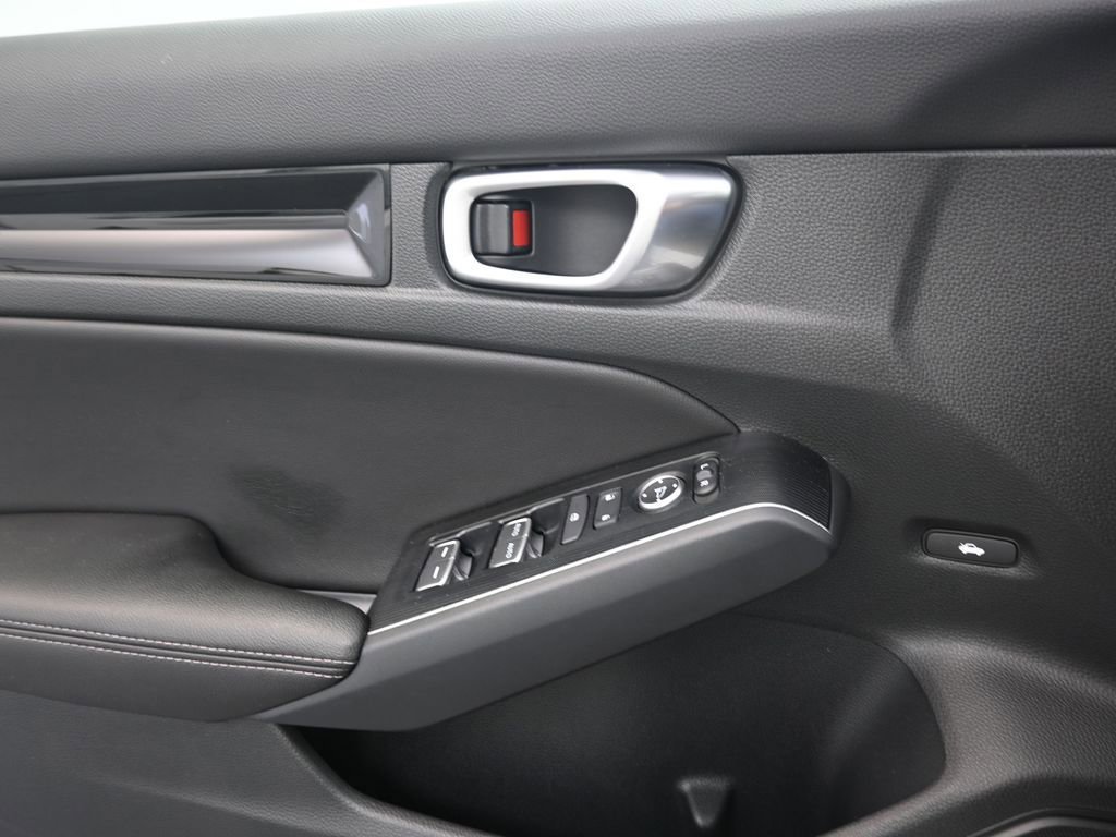 Used 2023 Honda Civic Touring image 14