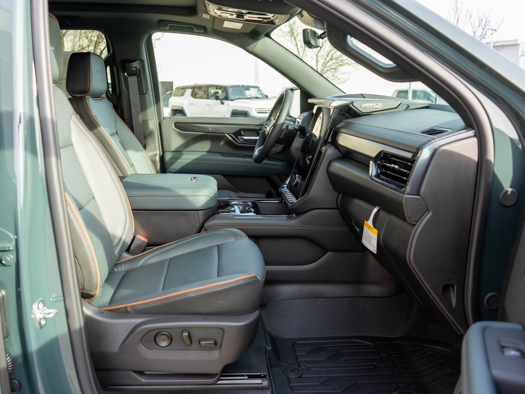 New 2026 GMC Yukon XL AT4 w/ AT4 Premium Package image 10