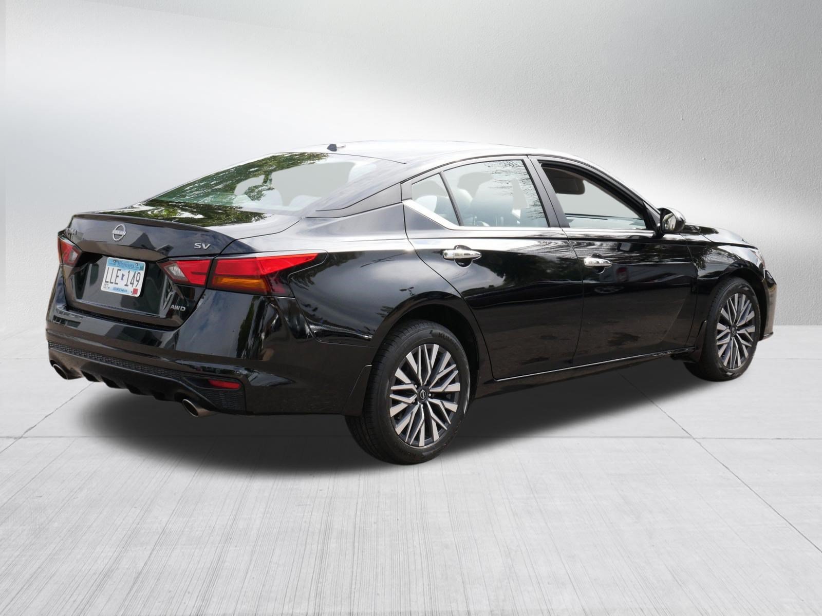 Used 2024 Nissan Altima 2.5 SV w/ SV Premium Package AWD/4WD image 7