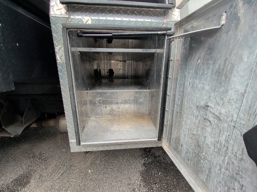 Used 2024 RAM 5500 Tradesman w/ Chrome Appearance Group AWD/4WD image 11