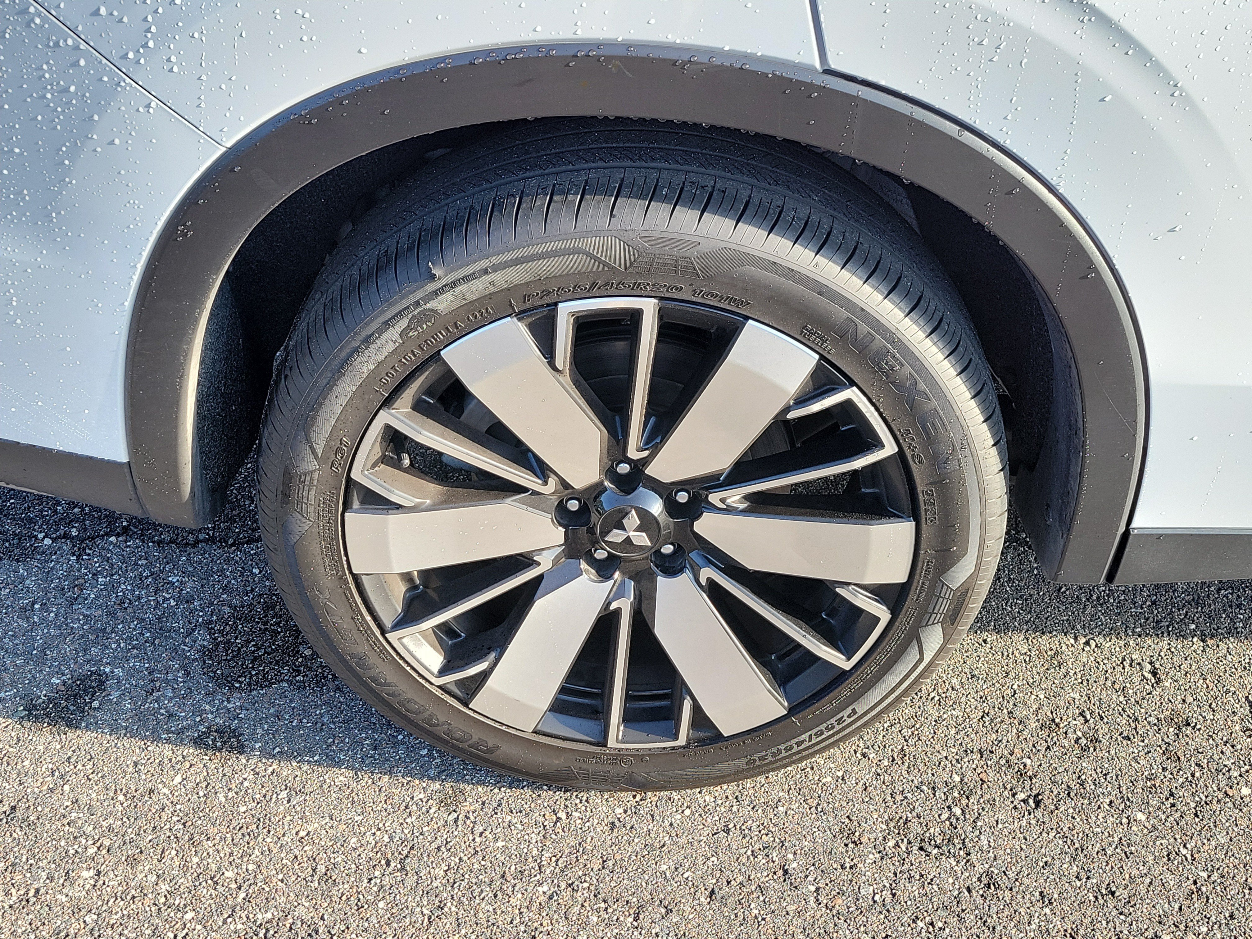 Used 2025 Mitsubishi Outlander SE FWD image 41