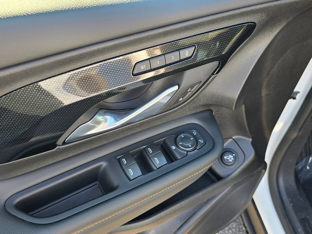 Used 2024 GMC Terrain AT4 AWD/4WD image 24