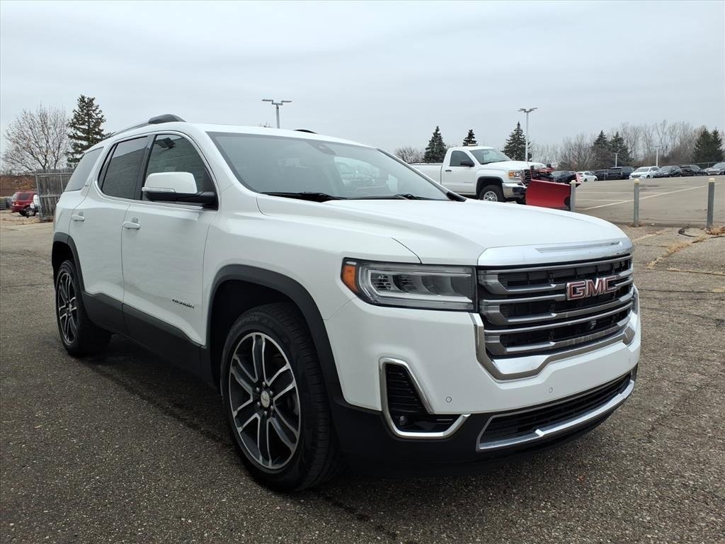 Used 2020 GMC Acadia SLT w/ Driver Alert Package II image 3