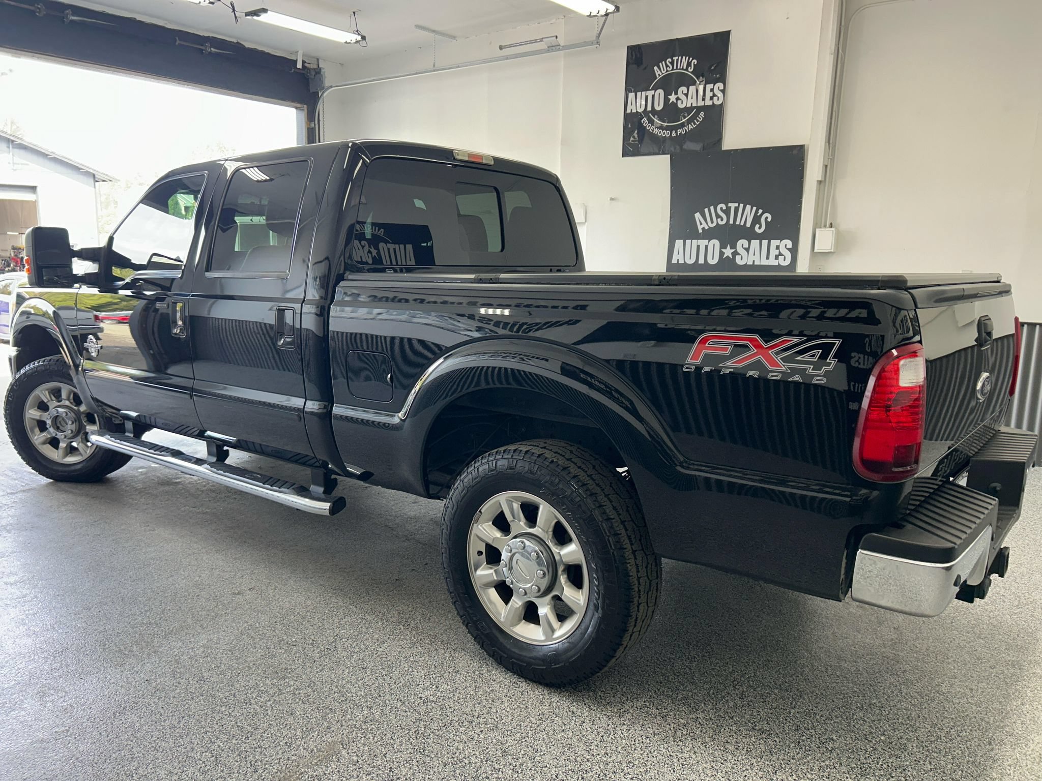 Used 2012 Ford F250 Lariat w/ Lariat Ultimate Pkg AWD/4WD image 4