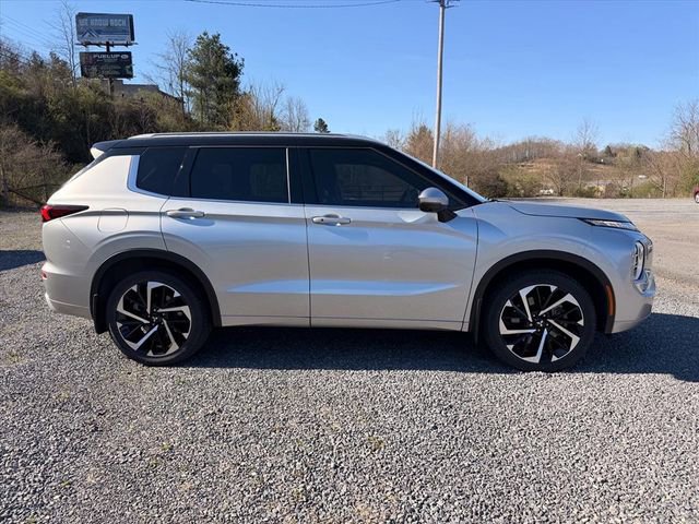 Used 2023 Mitsubishi Outlander SEL image 9