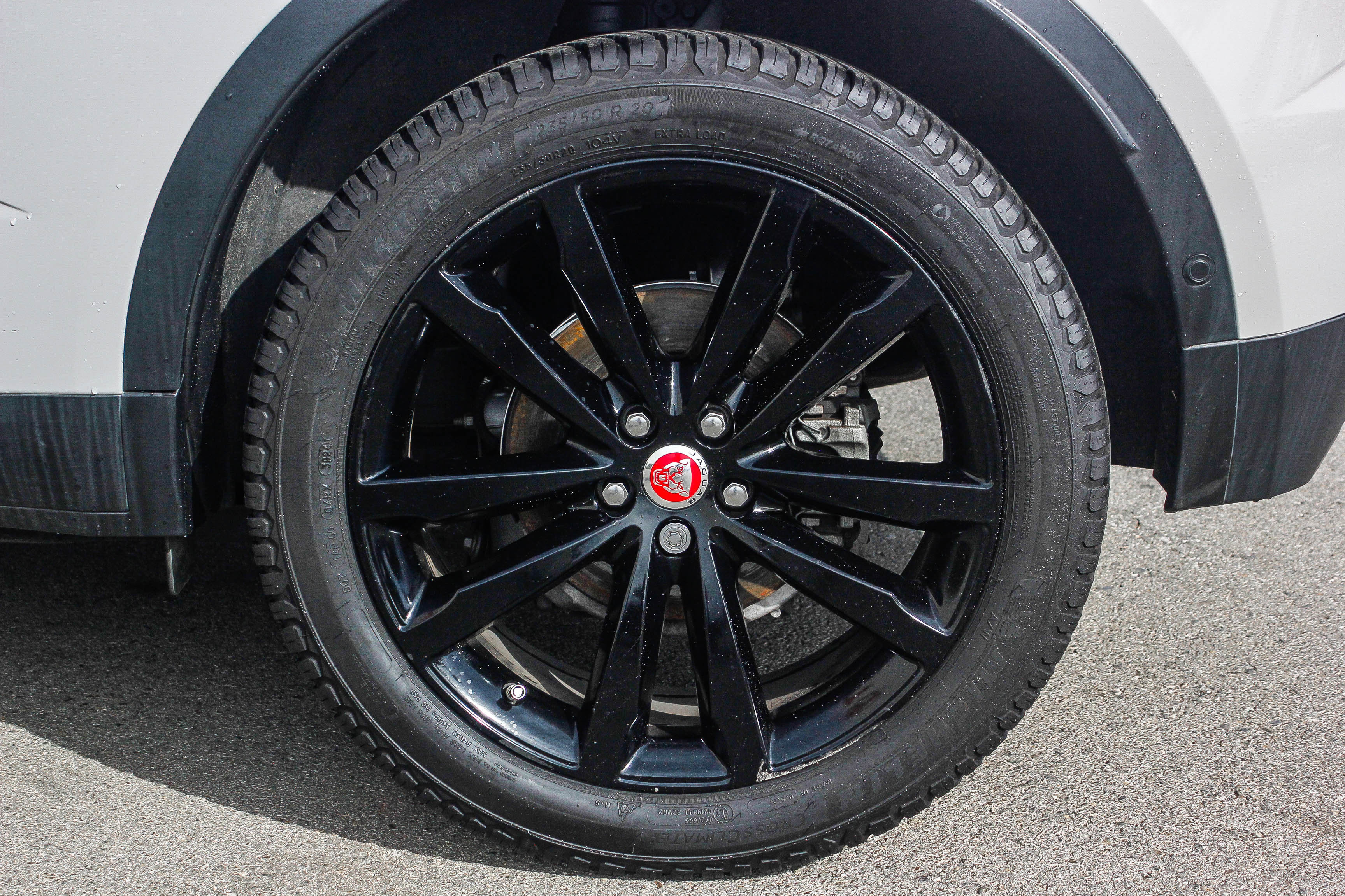 Used 2020 Jaguar E-PACE SE image 11