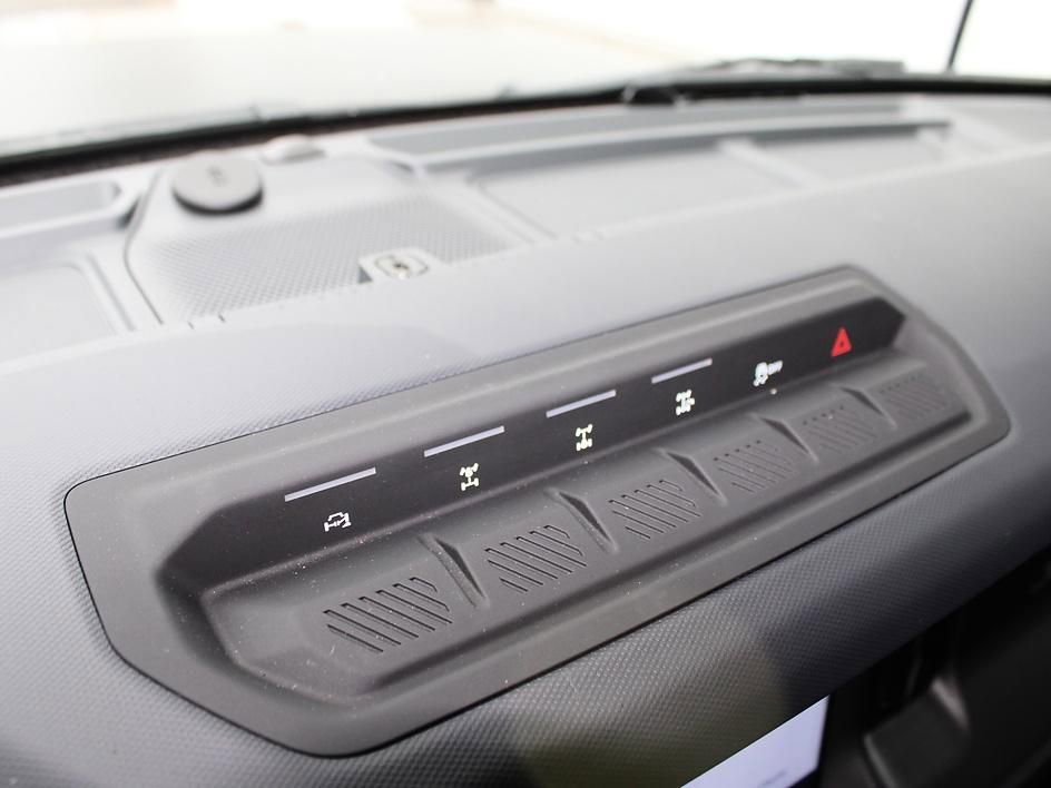 Used 2025 Ford Bronco Badlands image 41