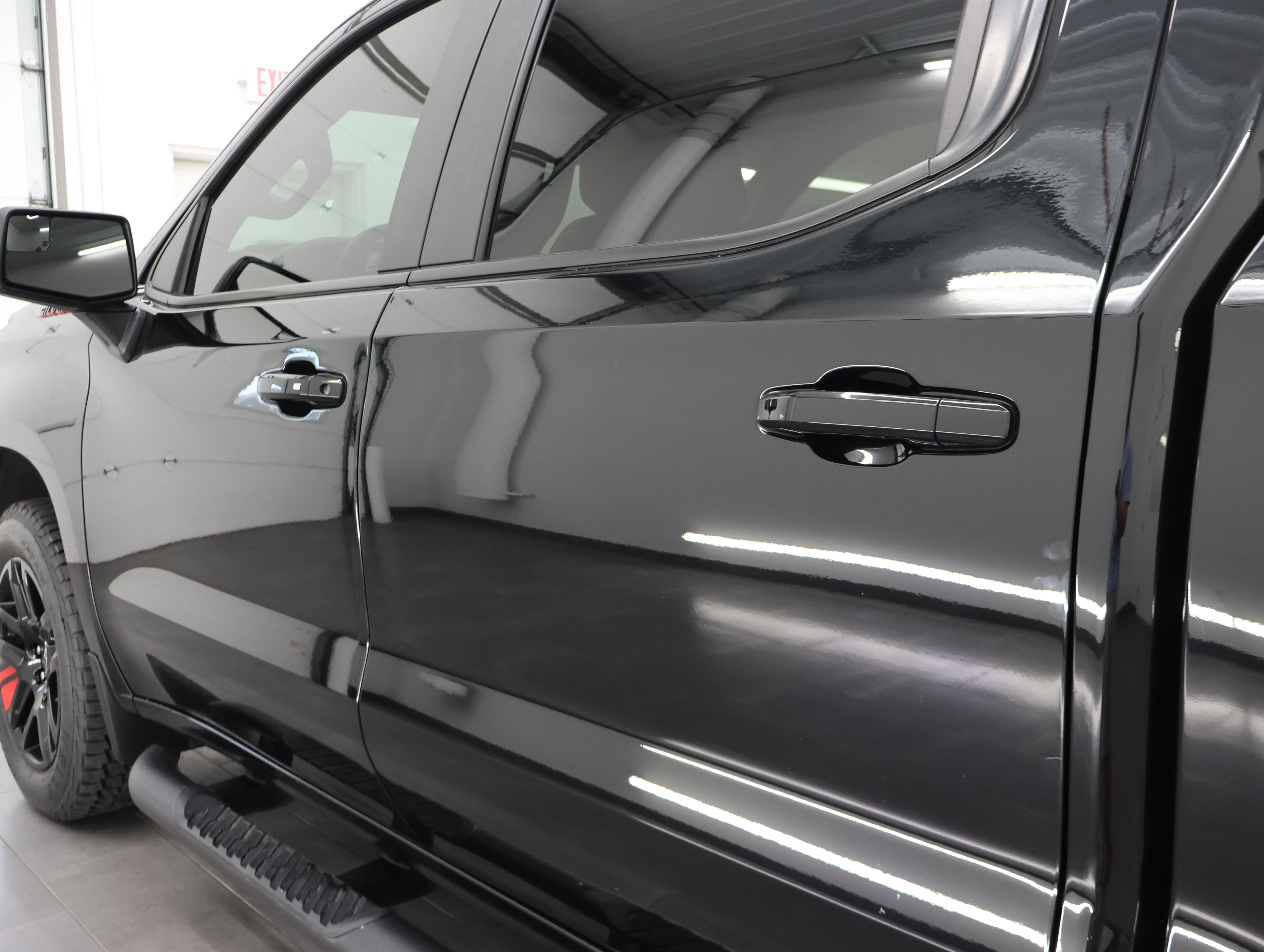Used 2022 Chevrolet Silverado 1500 RST w/ Redline Edition AWD/4WD image 33