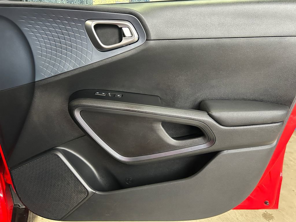 Used 2024 Kia Soul EX image 25