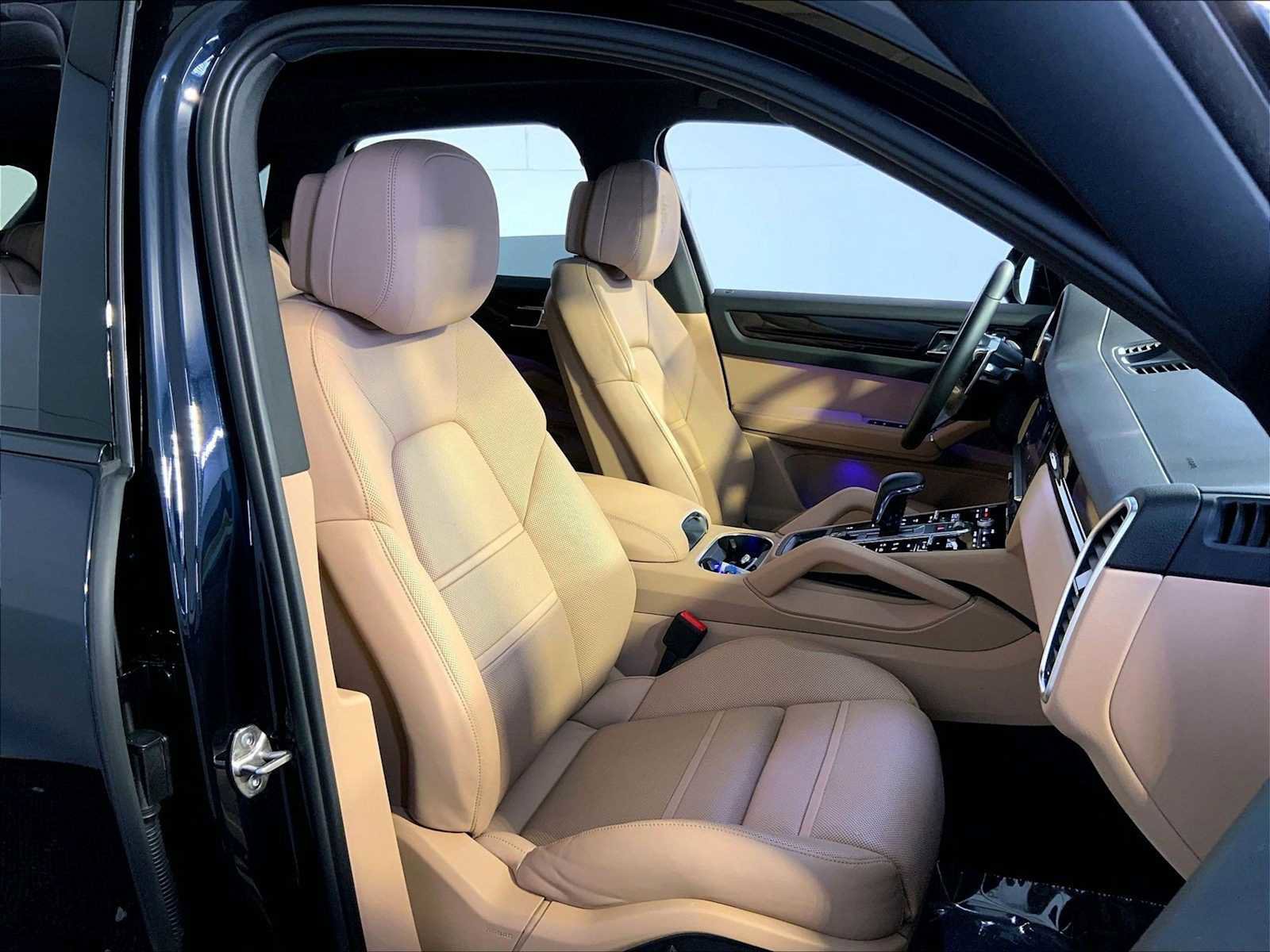 Certified 2023 Porsche Cayenne Platinum Edition AWD/4WD image 18