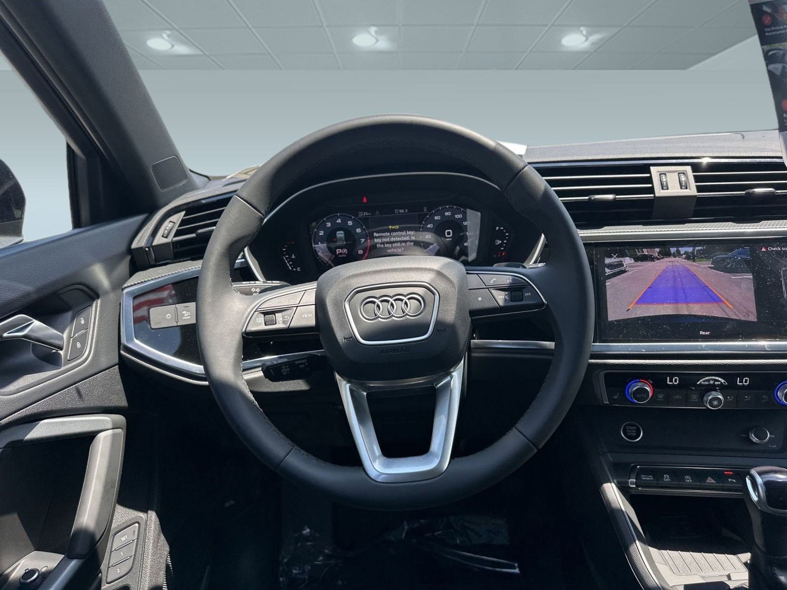 New 2025 Audi Q3 2.0T Premium image 24