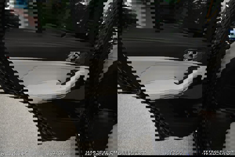 Used 2024 BMW X5 xDrive40i w/ M Sport Package image 38