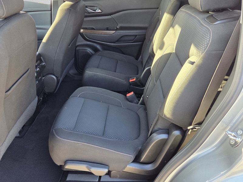 Certified 2023 GMC Acadia SLE w/ Driver Convenience Package image 8