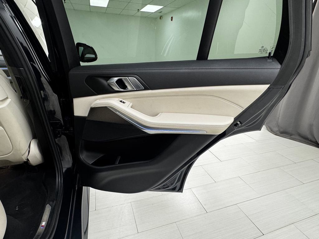 Used 2022 BMW X5 xDrive45e w/ M Sport Package image 15